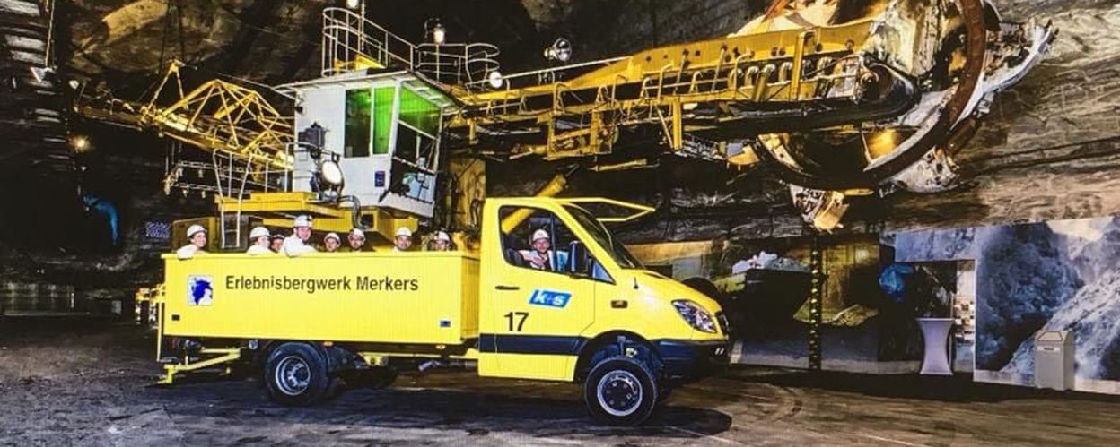Halt im Großbunker am Schaufelradbagger mit anschließender Lasershow Halt im Großbunker am Schaufelradbagger mit anschließender Lasershow